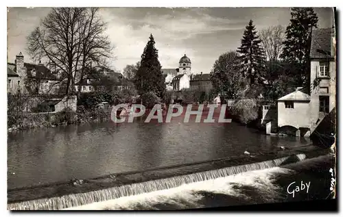 Ansichtskarte AK Alencon (Orne) Le Barrage sur La Sarthe au fond l'Eglise Notre Dame