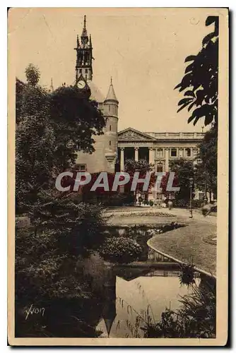 Ansichtskarte AK Toulouse (Haute Garonne) Le Donjon du Capitol et le Square