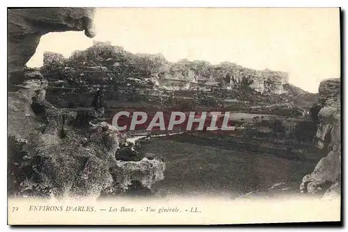 Cartes postales Environs d'Arles les Baux Vue generale