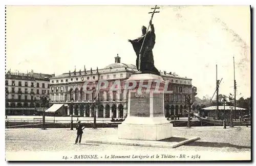 Ansichtskarte AK Bayonne Le Monument Lavigerie et le Theatre