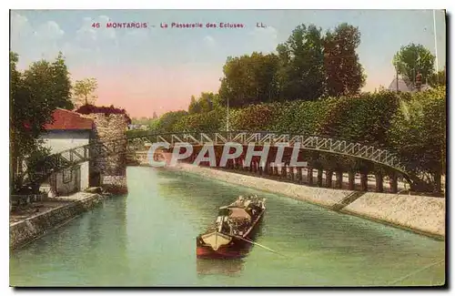 Ansichtskarte AK Montargis La Passerelle des Ecluses Bateau Peniche