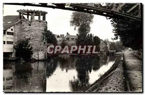 Ansichtskarte AK Montargis (Loiret) Bord du Canal