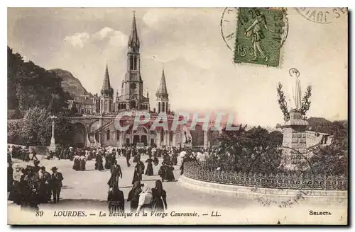 Cartes postales Lourdes La Basilique et la Vierge Couronnee