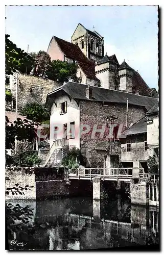 Cartes postales La Roche Posay Les Bains Vienne l'eglise fortifiee XII XIV S au dessus du Moulin sur la Creuse
