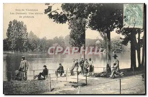 Cartes postales Bois de Vincennes Lac Daumesil Une Station de pecheurs Peche Pecheur