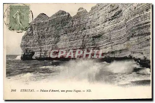 Cartes postales Etretat Falaise d'Amont une Grosse Vague