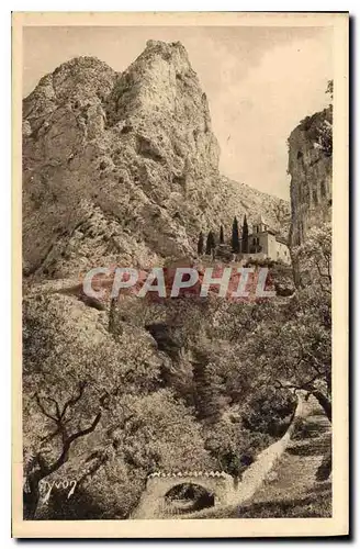 Ansichtskarte AK Paysages et Pierres de Provence Moustiers Ste Marie et la Chapelle de Beauvoir fondee par Charle