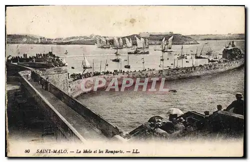 Cartes postales Saint Malo Le Mole et les Remparts