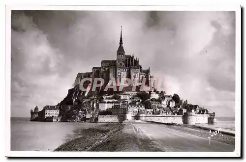 Cartes postales Le Mont Saint Michel Manche l'arrivee
