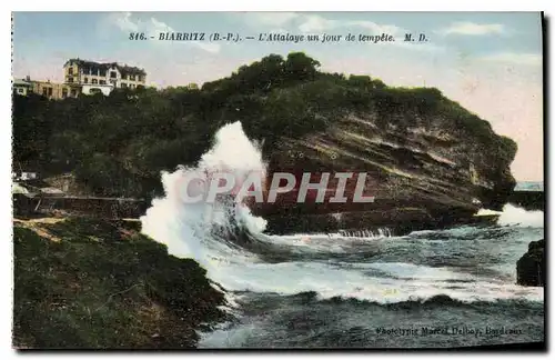 Ansichtskarte AK Biarritz B P l'Attalaye un jour de tempete