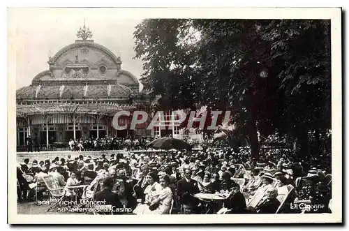 Ansichtskarte AK Vichy Concert sur la terrasse du casino