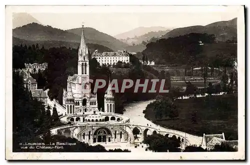 Cartes postales Lourdes la Basilique vue du chateau Fort