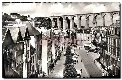 Cartes postales Morlaix Finistere Rue d' Aiguillon au fond le Viaduc