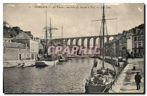 Ansichtskarte AK Morlaix le Viaduc vue prise du Bassin a Flot Bateaux