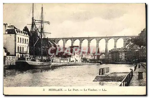 Ansichtskarte AK Morlaix Le Port et Le Viaduc Bateau