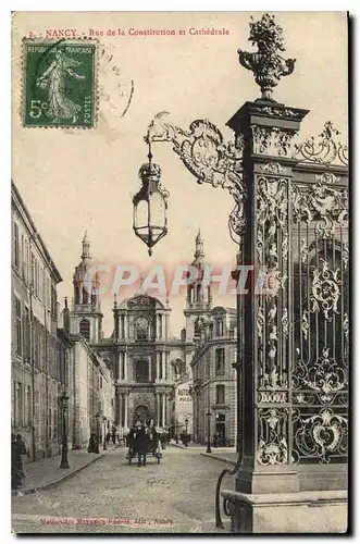 Cartes postales Nancy Rue de la Constitution et Cathedrale