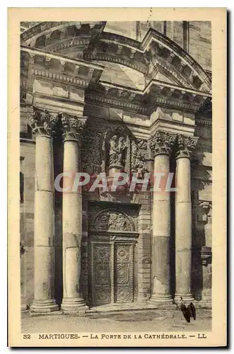 Ansichtskarte AK Martigues La Porte de la Cathedrale