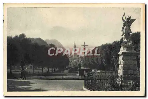 Cartes postales Lourdes Vue sur l'Esplanade