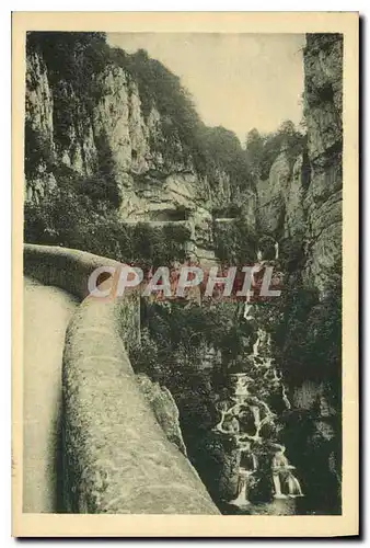 Cartes postales Dans le Vercors Grands Goulets les mille cascades