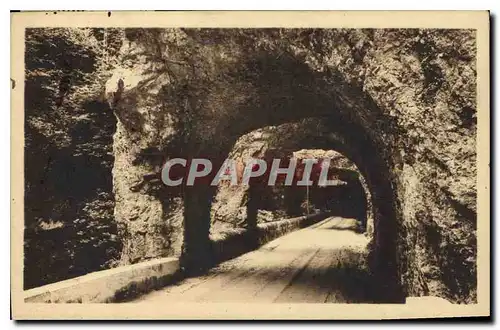 Cartes postales Dauphine Dans le Vercors Les Grands Goulets groups des trois tunnels