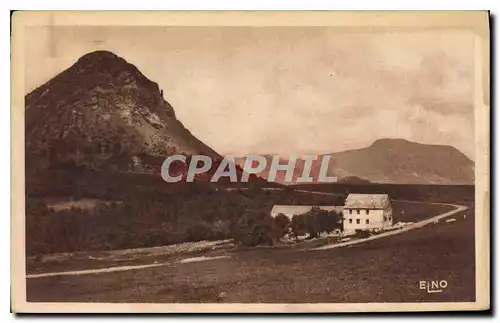 Ansichtskarte AK Le Gerbier des Joncs (Ardeche) alt 1554 m Le Mezene alt 1754 m et la route de Vals les Bains