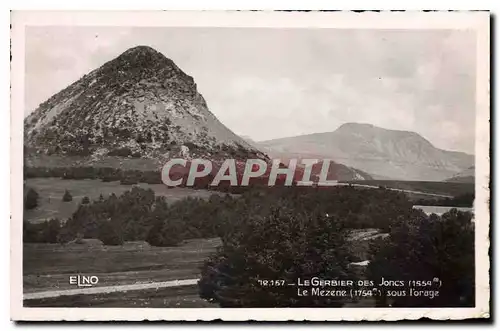 Cartes postales Le Gerbier des Joncs (Ardeche) Le Mezene alt 1754 m sous L'Orage