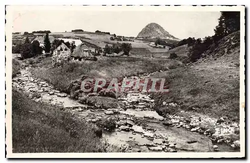Cartes postales Le Gerbier des Joncs (Ardeche) alt 1551 m La Loire et son premier Confluent l'Algueneire (Rivive