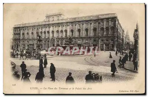 Cartes postales Lyon La Place des Terreaux et le Palais des Arts