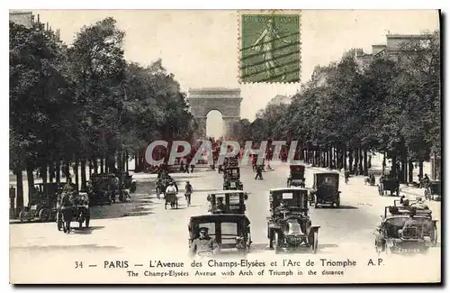 Cartes postales Paris L'Avenue des Champs Elysees et l'Arc de Triomphe Automobile