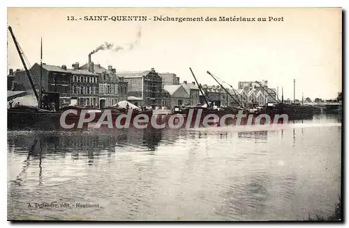 Cartes postales Saint Quentin Dechargement des Materieux au Port