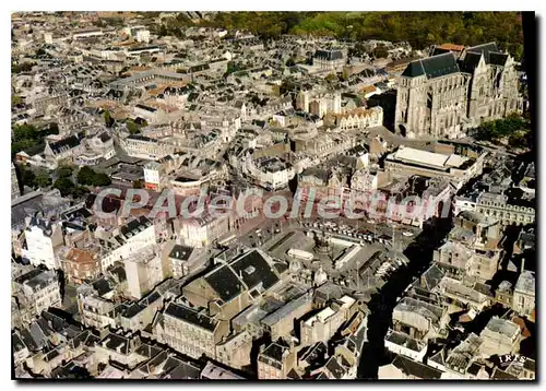 Ansichtskarte AK Saint Quentin Aisne vue aerienne sur la Place de l'Hotel de Ville et la Basilique Pilot operateu