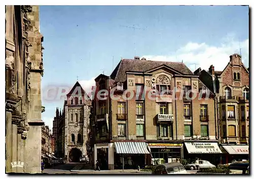 Cartes postales Saint Quentin Aisne la Basilique vue de l'hotel de Ville