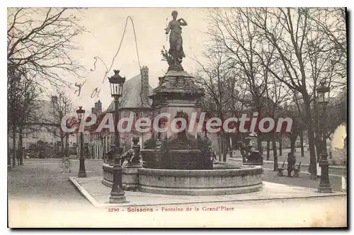 Ansichtskarte AK Soissons Fontaine de la Grand'place