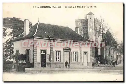 Ansichtskarte AK Huriel Allier Hotel de Ville et Donjon