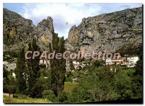 Cartes postales Le Grand Canon du Verdon Moustiers Sainte Marie B A vue generale et la Chaine