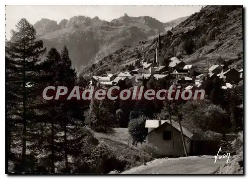 Cartes postales Le Queyras Aiguilles Htes Alpes Vue generale et vallee du Guil