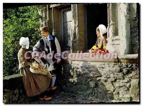 Ansichtskarte AK Folklore de la Vallee du Rhone Groupe Empi et Rioume