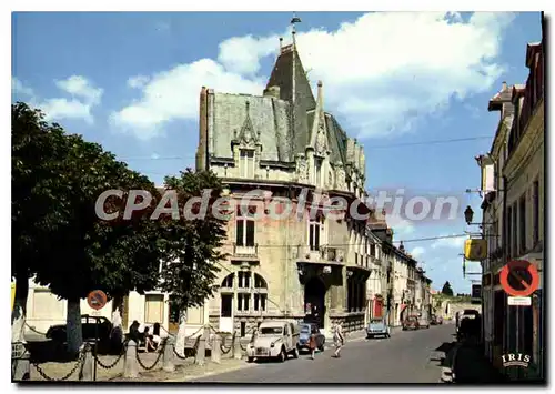 Ansichtskarte AK Rocroi La Caisse d'epargne et la rue de Bourgogne