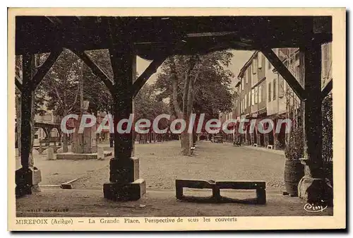 Cartes postales Mirepoix Ariege La Grande Place Perspective de scucs les couverts