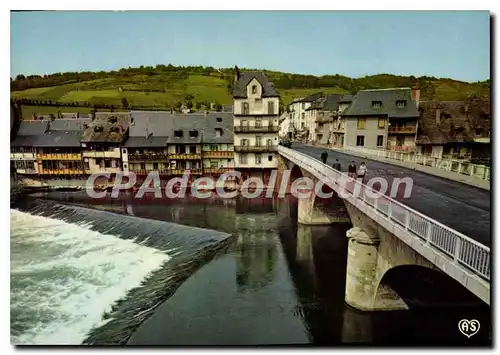 Ansichtskarte AK Espalion Aveyron Le Pont sur le Lot la Chaussee et les vieilles Maisons