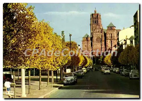 Cartes postales Rodez Aveyron L'Avenue Victor Hugo au fond la Cathedrale Notre Dame