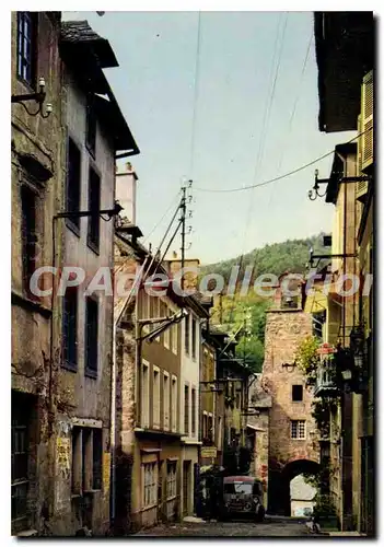 Ansichtskarte AK Villecomtal Aveyron Ancien Village Fortifie dans la Vallee du Dourdou Porte et Vieilles Maisons