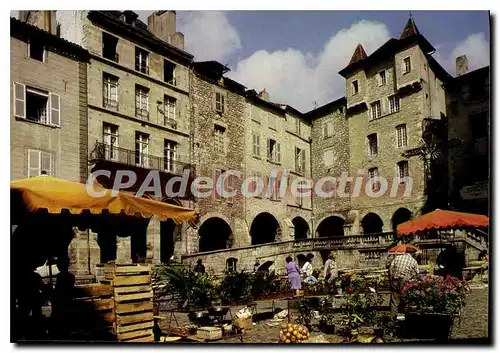 Cartes postales Villefranche de Rouergue Place Notre Dame entouree de Couverts L'Ancienne Collegiale Jour de Mar