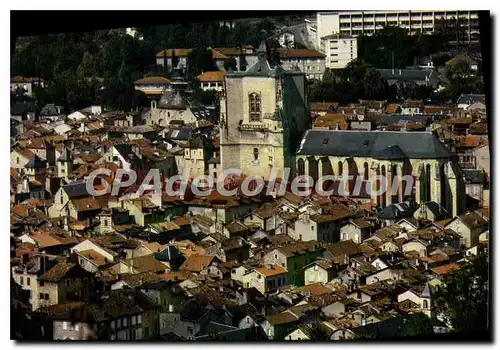 Ansichtskarte AK Villefranche de Rouergue L'Eglise Notre Dame precedee d'un enorme clocher porche