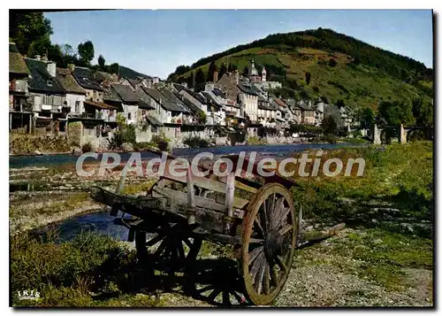 Cartes postales Saint Geniez d'Olt Aveyron Coquette ville de la Vallee du Lot Batie aux pieds des Monts d'Aubrac