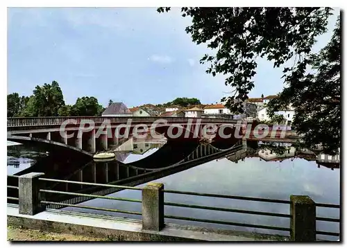 Ansichtskarte AK Chabanais Le Pont Neuf