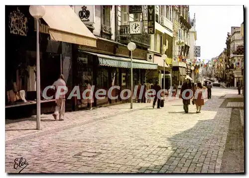 Cartes postales Angouleme La rue pietonne vers les Nouvelles Galeries