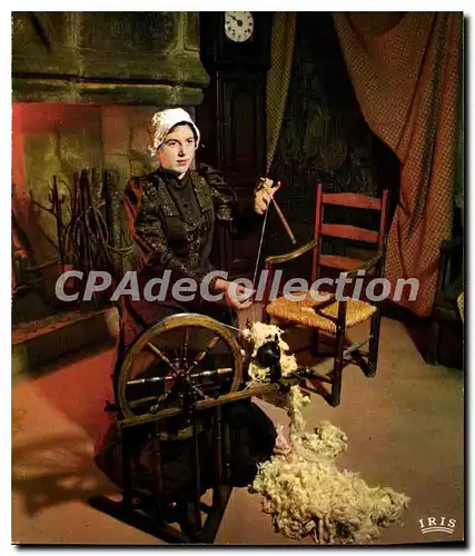 Cartes postales moderne AUBUSSON vieux tapissier folklore filage laine