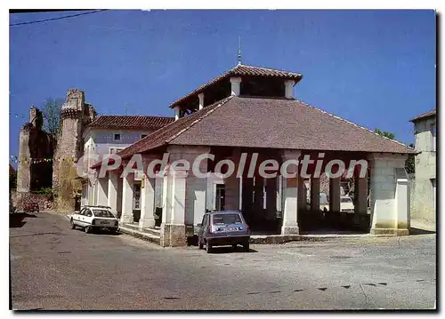 Cartes postales moderne Villamblard En Perigord La Halle Et Son Chateau