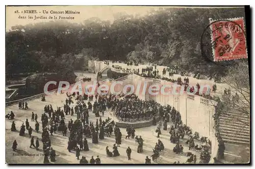 Cartes postales Nimes Un Concert Militaire Dans Les Jardins